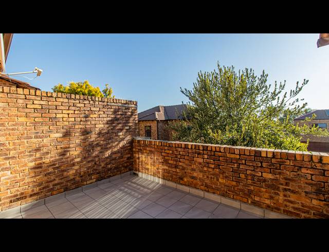 2 BEDROOM SECTIONAL TITLE TO LET IN NORTH RIDING